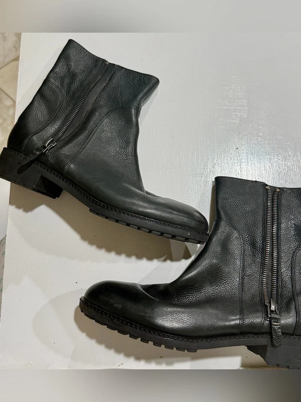Via Spiga Black Leather outer side Zip-Up Ankle Boots size 11